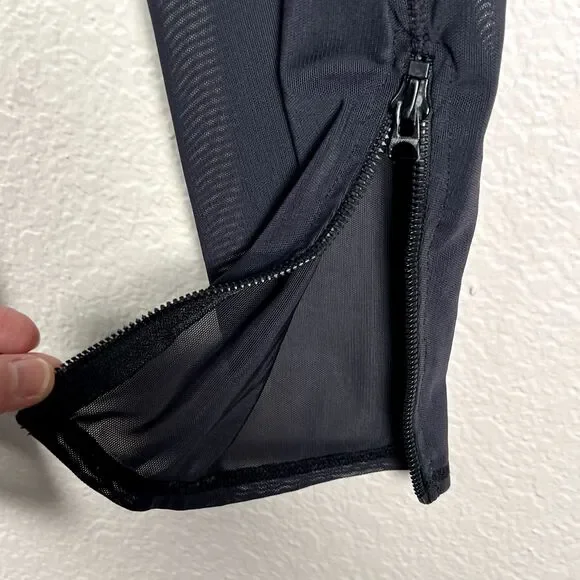 FP Movement Sz M Betty Legging Black Pink Zippers Yoga Dance Surf Run - Picture 6 of 10